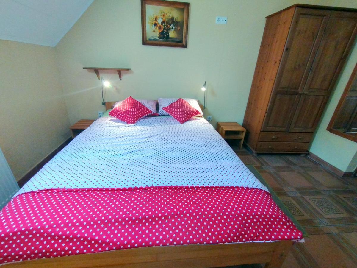 Burg Apartman Гюла Екстериор снимка