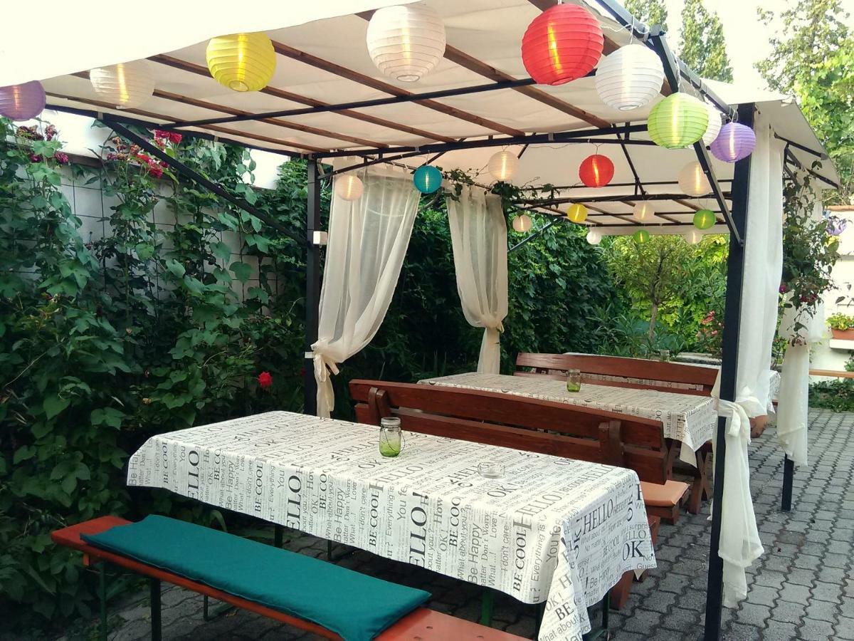 Burg Apartman Гюла Екстериор снимка