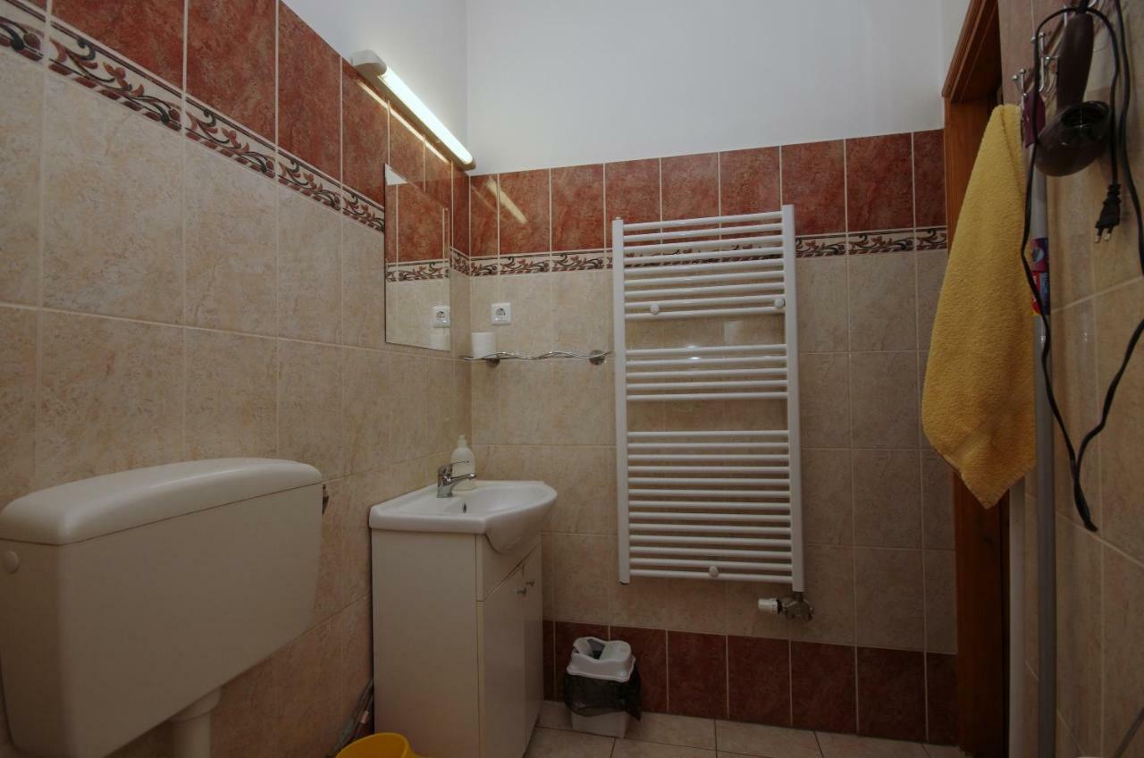 Burg Apartman Гюла Екстериор снимка