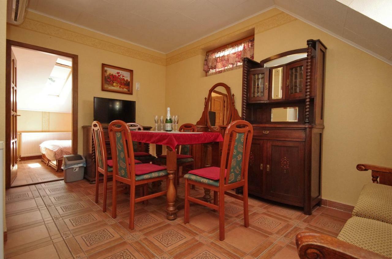 Burg Apartman Гюла Екстериор снимка