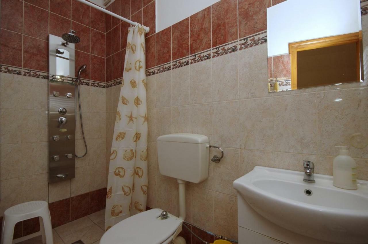 Burg Apartman Гюла Екстериор снимка