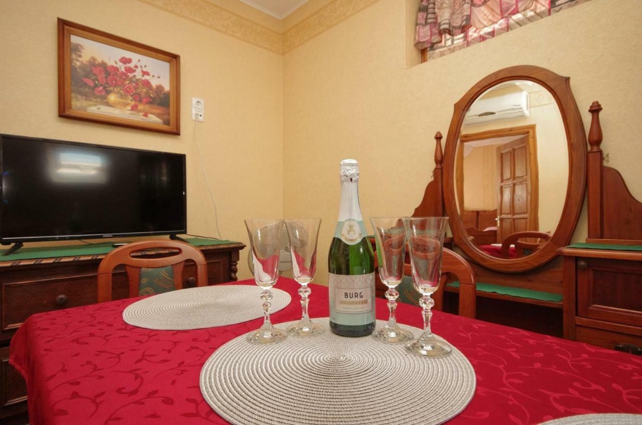 Burg Apartman Гюла Екстериор снимка