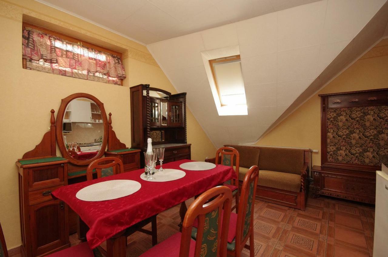 Burg Apartman Гюла Екстериор снимка
