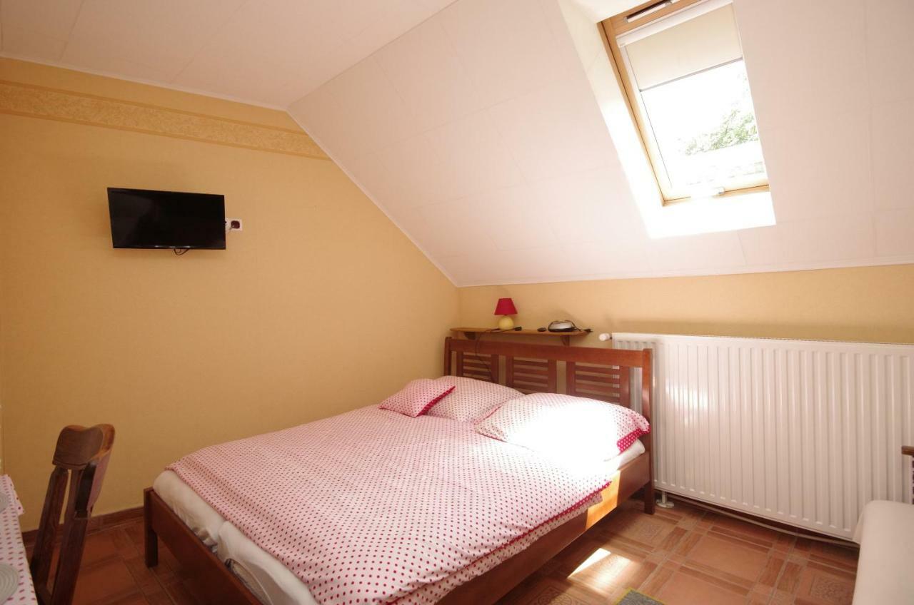 Burg Apartman Гюла Екстериор снимка